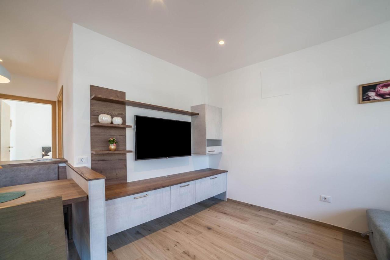 City Apartment Flora Meran Exterior foto